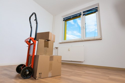 Essential tips for packing efficiently for a move in Putney